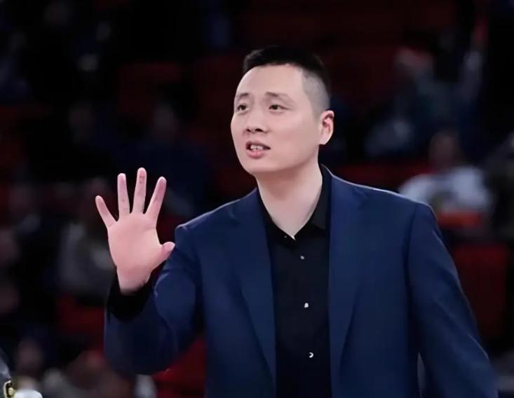 老鹰1年1400万美元留住澳洲中锋，他们也是付出了不小的代价？