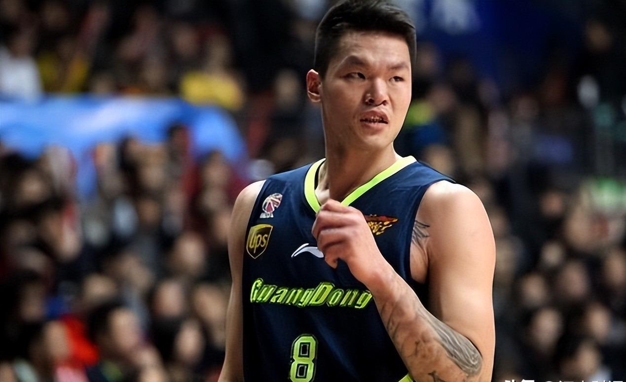 下滑得有点那快，卡塞米罗3次被过全场最高+5次丢失球权