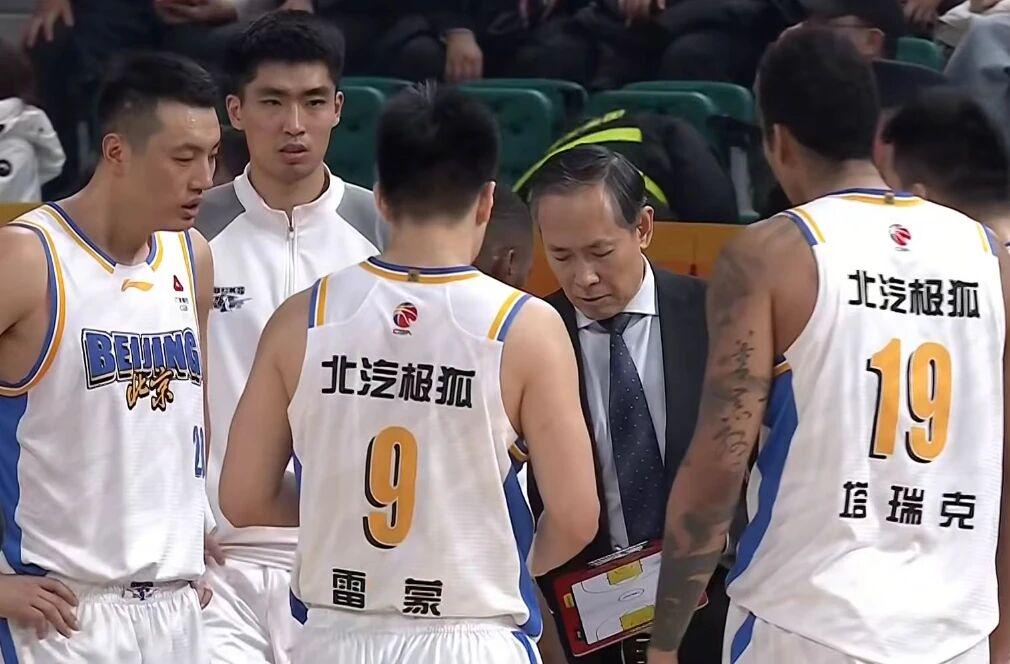 PG-尼克斯夺冠夜 布伦森父亲向库班致谢