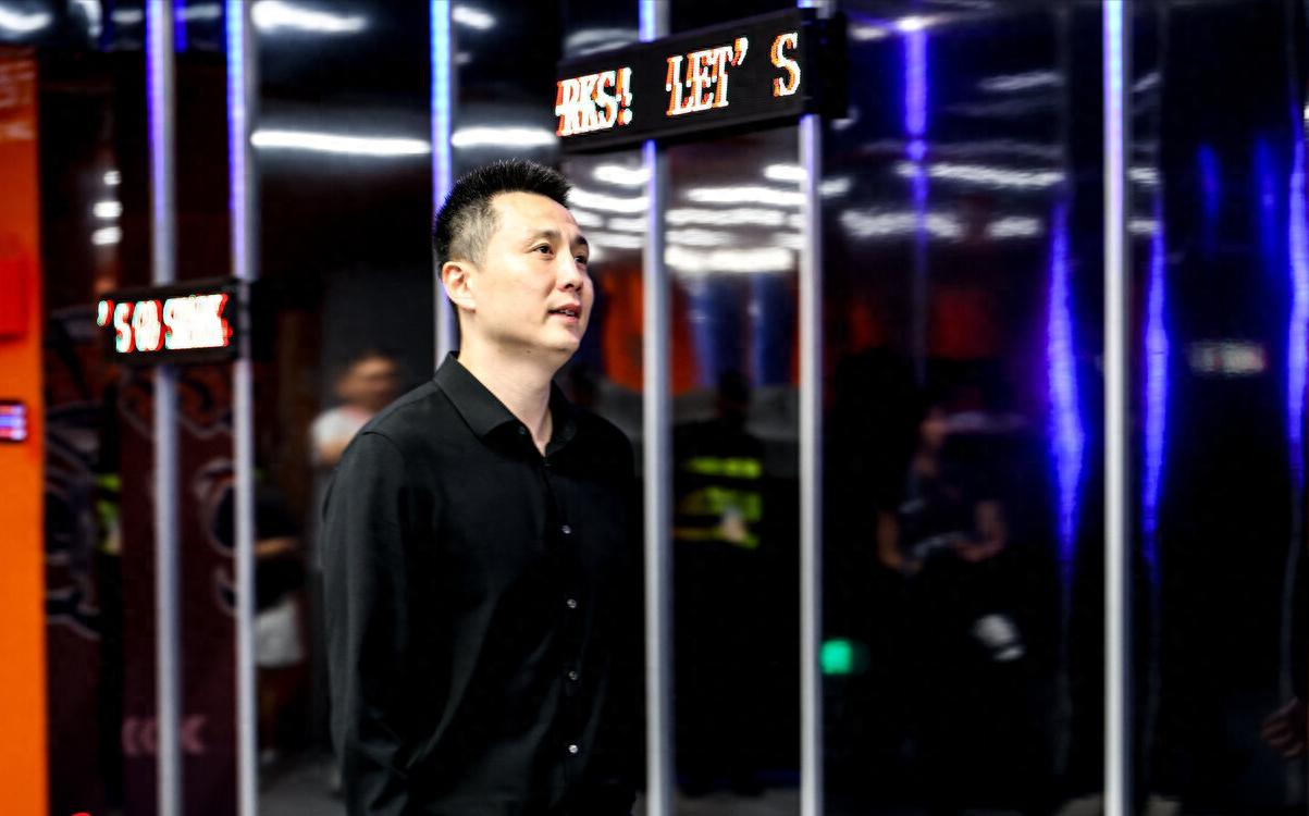 没谁了！12支球队报价！这待遇也就他了！