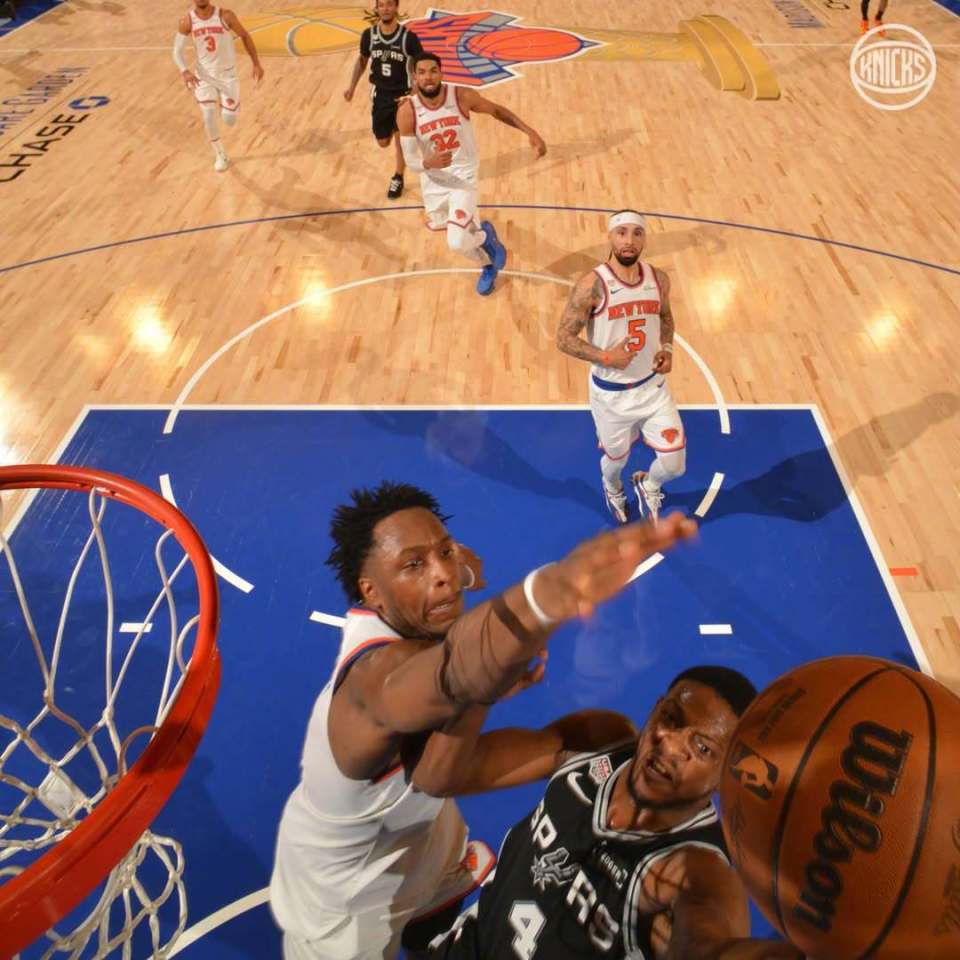 魔术面临建队方向重大抉择
