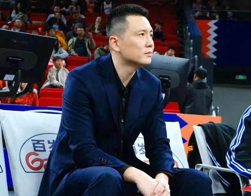 文班谈被球迷扔鸡蛋：显然这种行为很不好，但我并不在意