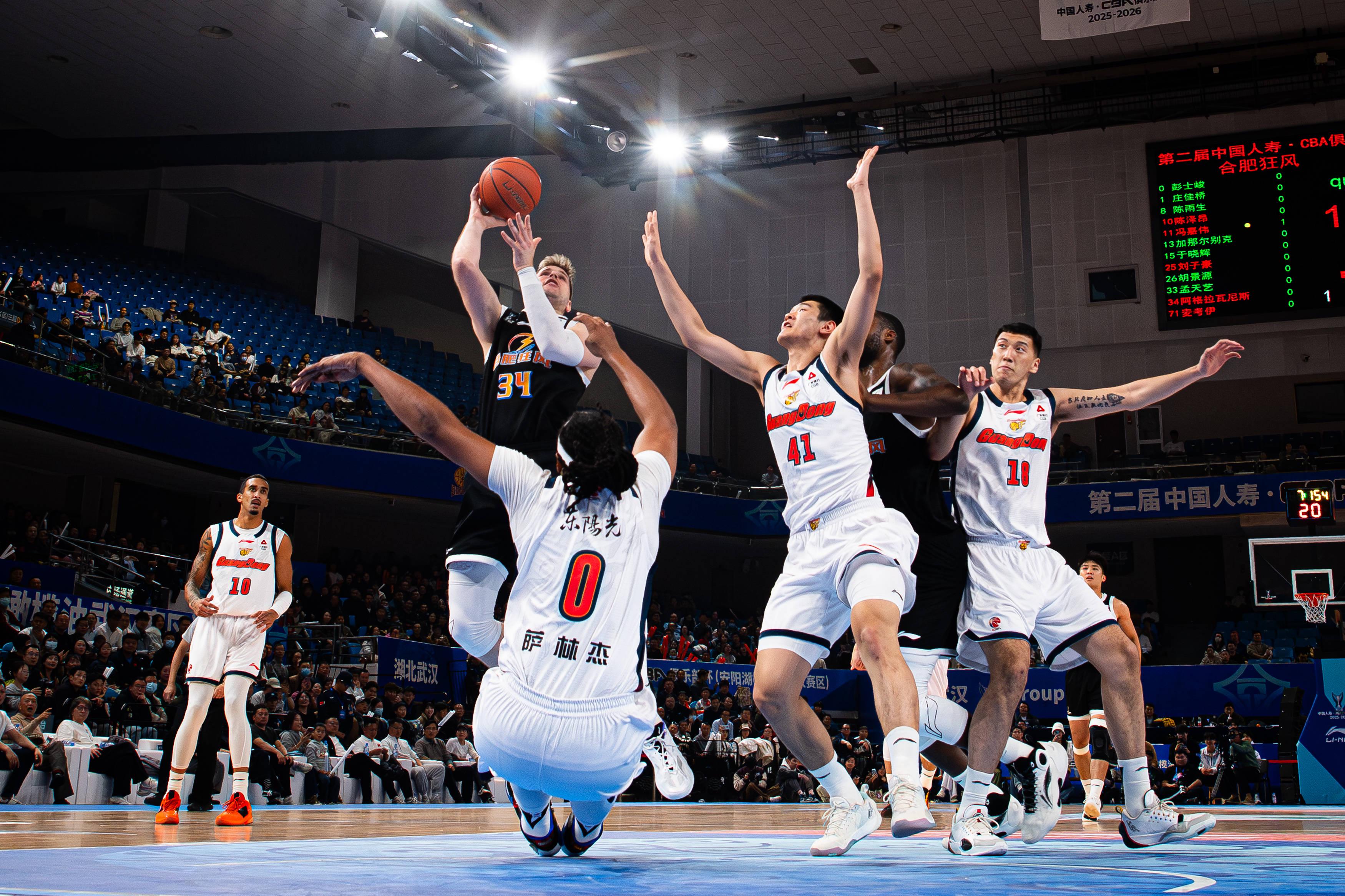 NBA创造历史！8年8个不同球队夺冠，别说马刺路还长