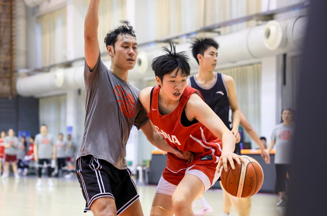 尼克斯全力挽留米切尔·罗宾逊
