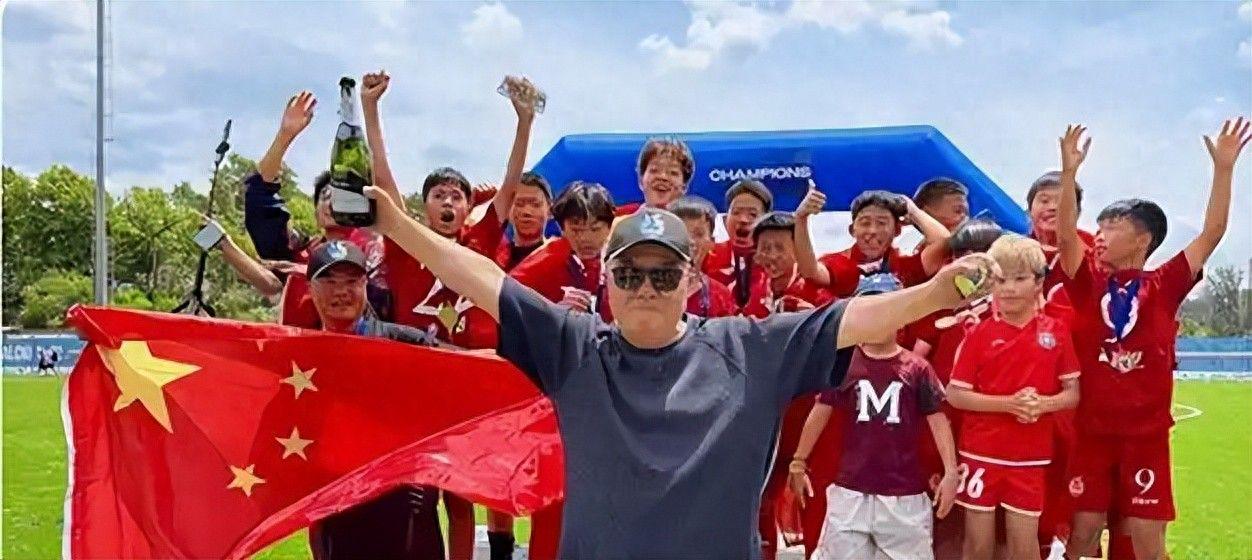 勇士队格林谈湖人队里夫斯顶薪：不能表现挣扎，否则骂得体无完肤