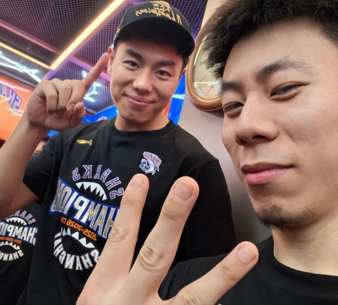 尼克斯夺冠！布伦森45+3大功臣，文班19+14创纪录，福克斯成罪人