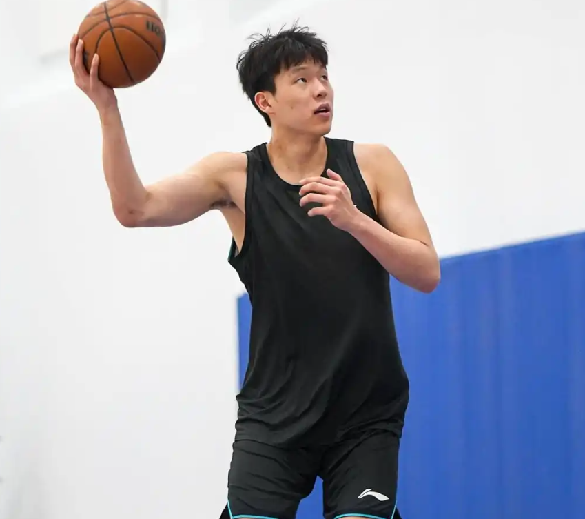 疯狂!4年1.8亿!篮网抢了湖人里夫斯!